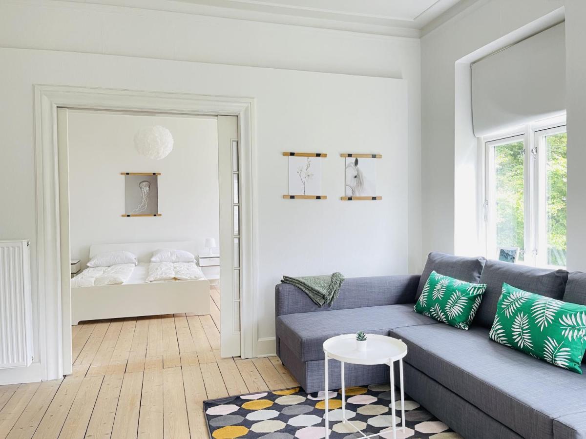 Aday - City Central Mansion - 1 Bedroom Apartment With Garden Ålborg Exteriör bild