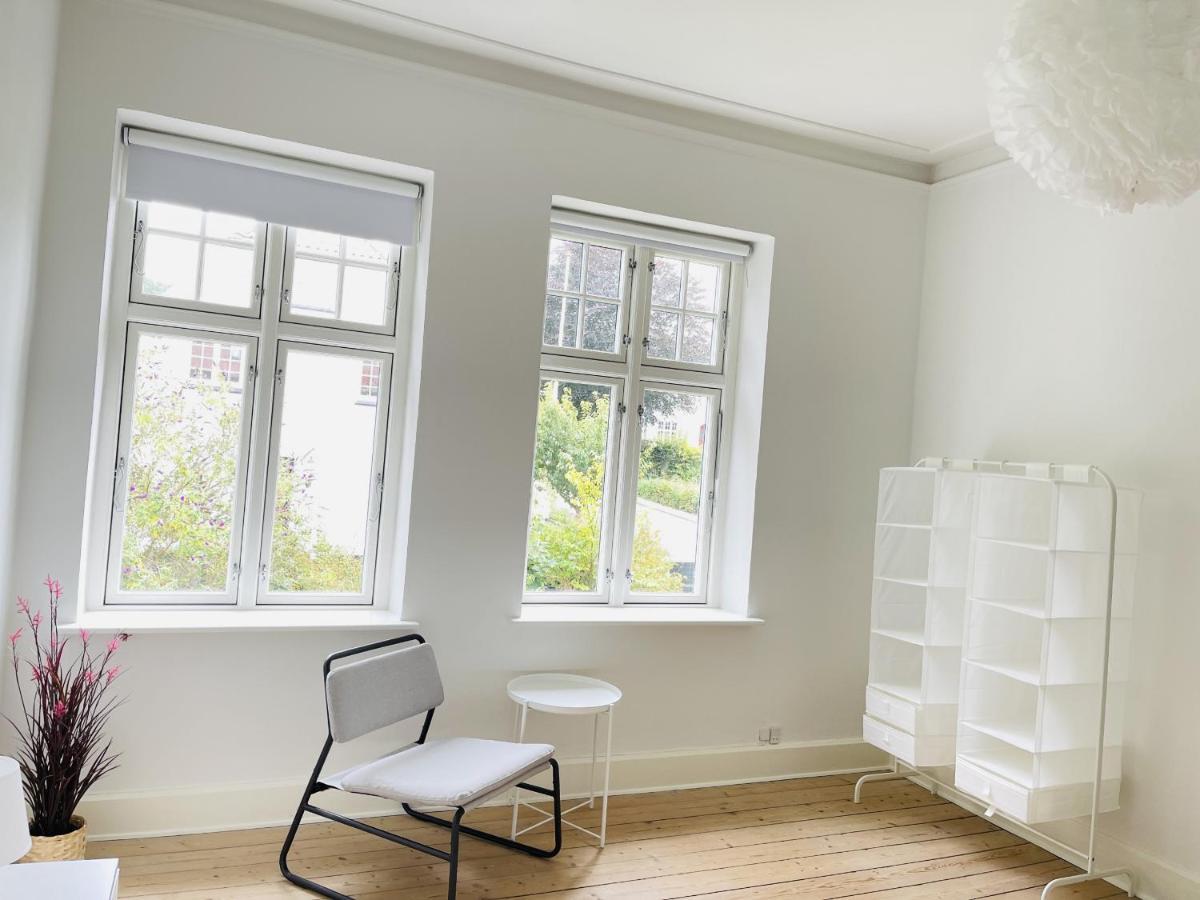Aday - City Central Mansion - 1 Bedroom Apartment With Garden Ålborg Exteriör bild