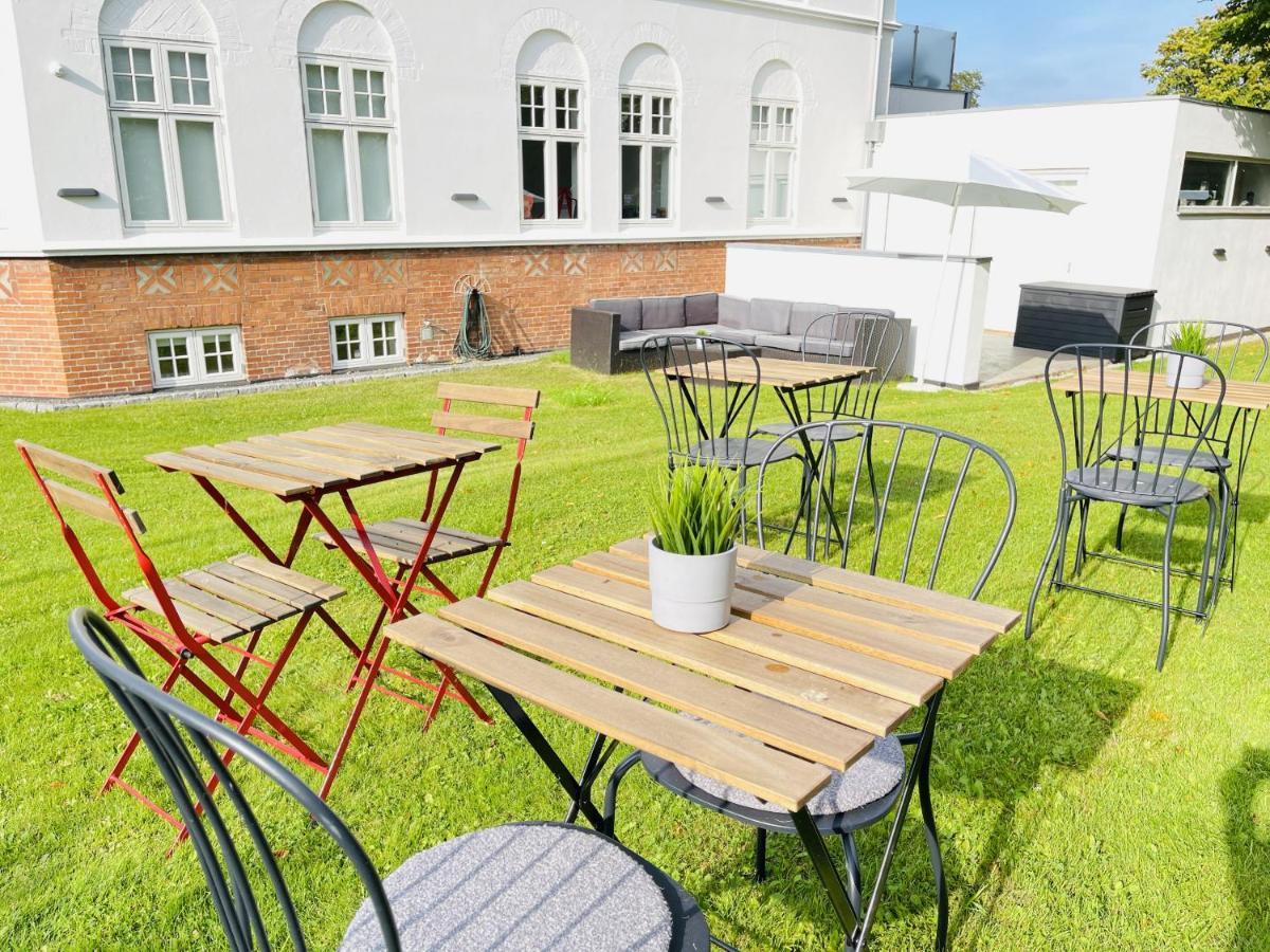 Aday - City Central Mansion - 1 Bedroom Apartment With Garden Ålborg Exteriör bild